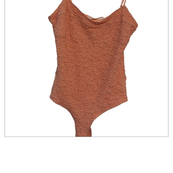 Elodie - V-NECK TEXTURED BODYSUIT IN ORANGE Size M - NWT - Picture 4 of 8
